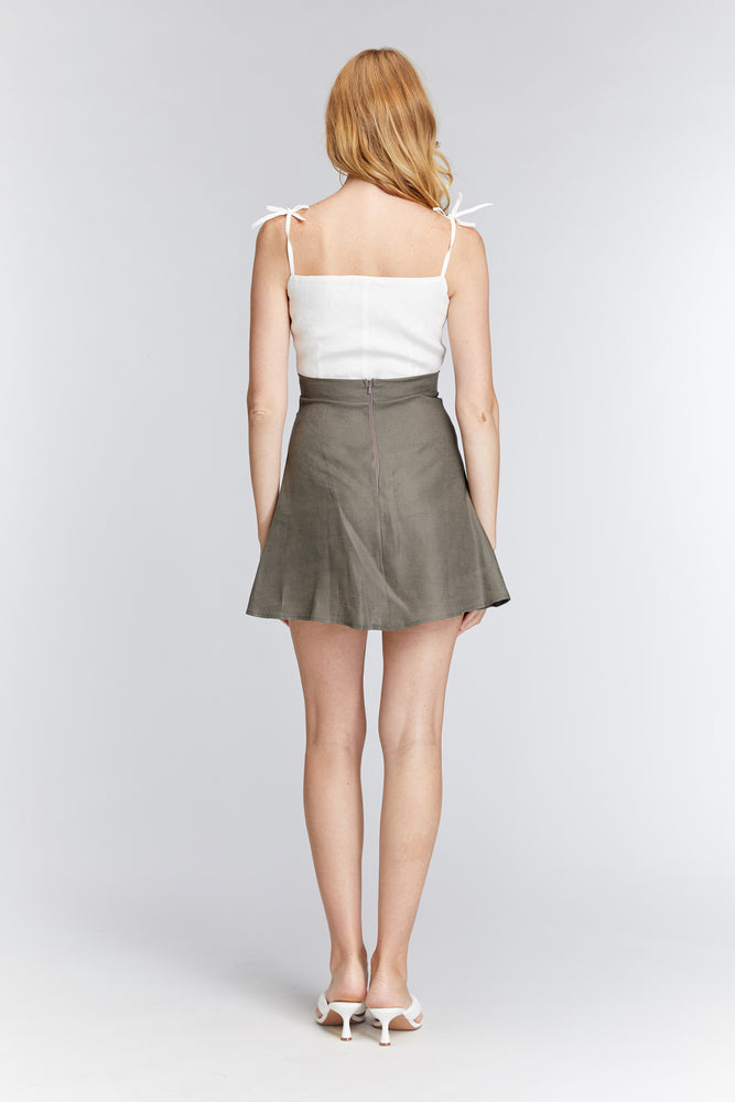 
                  
                    DAYLILY skirt
                  
                